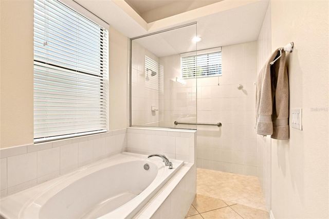 8059 36TH STREET CIRCLE E, Sarasota, FL 34243