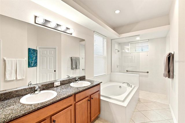 8059 36TH STREET CIRCLE E, Sarasota, FL 34243