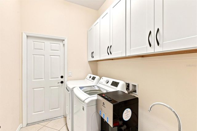 8059 36TH STREET CIRCLE E, Sarasota, FL 34243