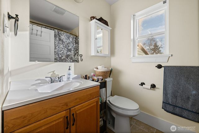 6222 36th Avenue E, Tacoma, WA 98443