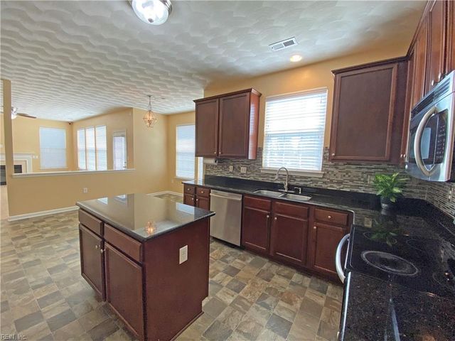 3207 Hearring WAY, Chesapeake, VA 23323