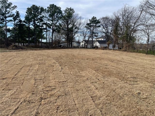 411 W Hondo Street, Siloam Springs, AR 72761