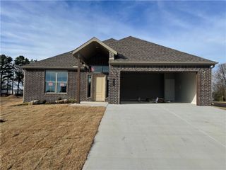 411 W Hondo Street, Siloam Springs, AR 72761