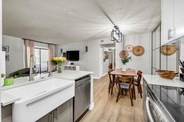 9729 Hammocks Boulevard 101e, Miami, FL 33196