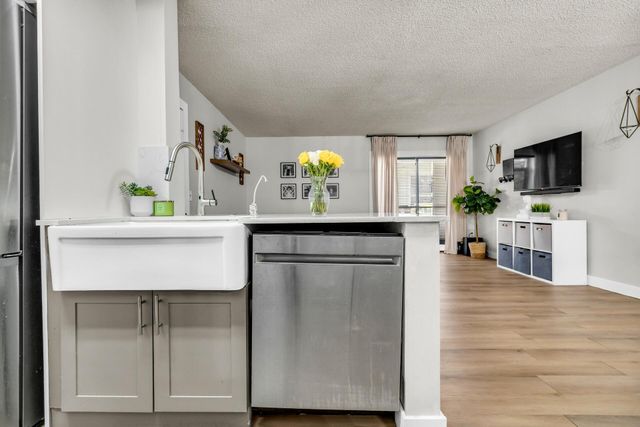 9729 Hammocks Boulevard 101e, Miami, FL 33196