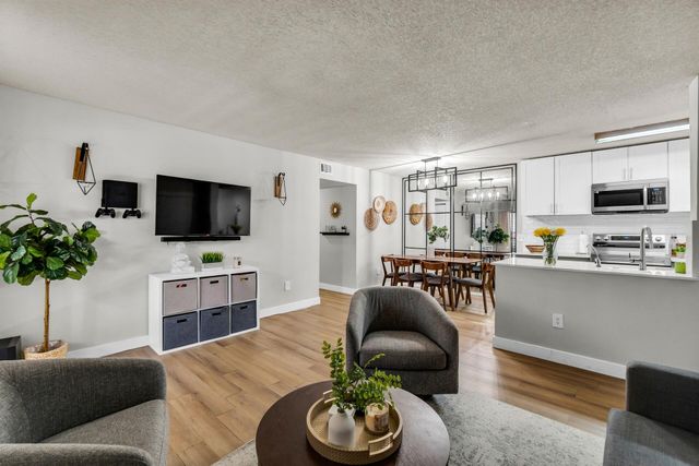 9729 Hammocks Boulevard 101e, Miami, FL 33196