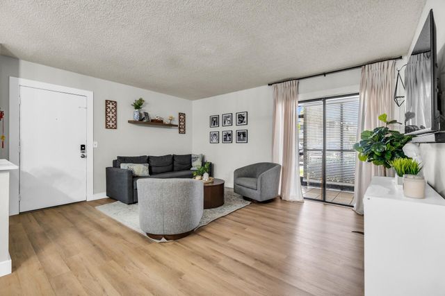 9729 Hammocks Boulevard 101e, Miami, FL 33196