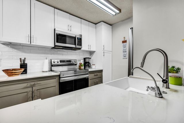 9729 Hammocks Boulevard 101e, Miami, FL 33196