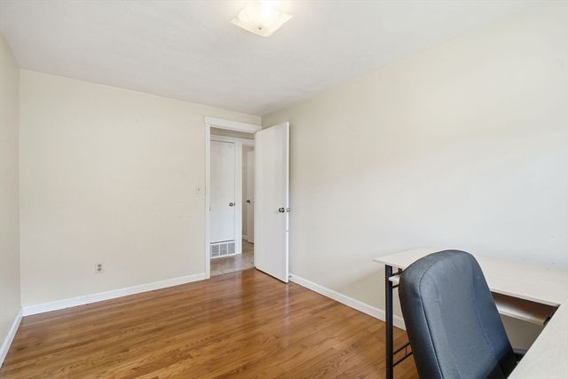 60 Jeanne Marie St, Springfield, MA 01129