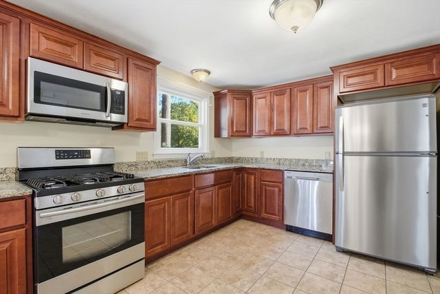 60 Jeanne Marie St, Springfield, MA 01129