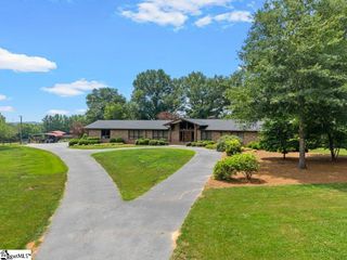 110 Racetrack Road, Woodruff, SC 29388