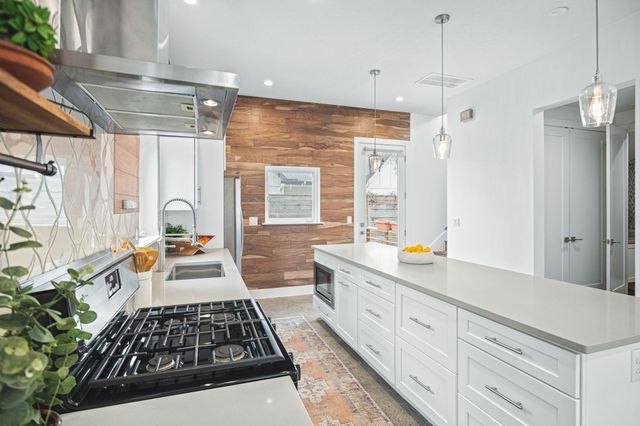 1218 Eleanor ST 1, Austin, TX 78721