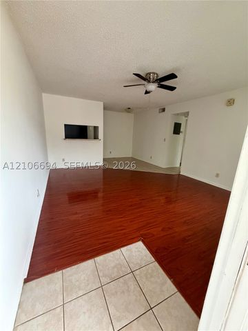1032 Twin Lakes Dr 21-G, Coral Springs, FL 33071