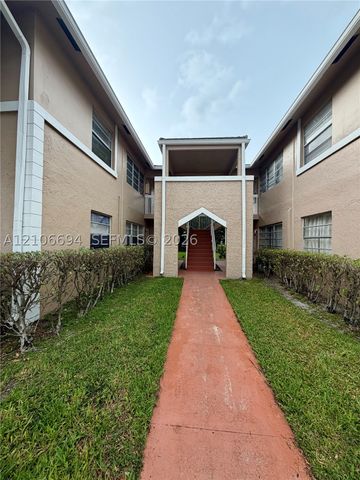 1032 Twin Lakes Dr 21-G, Coral Springs, FL 33071