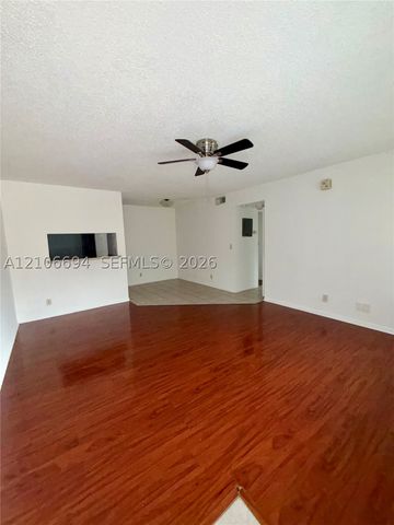 1032 Twin Lakes Dr 21-G, Coral Springs, FL 33071