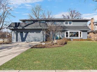702 Courtland Circle, Western Springs, IL 60558