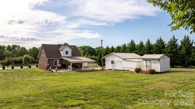 2582 Startown Road, Newton, NC 28658