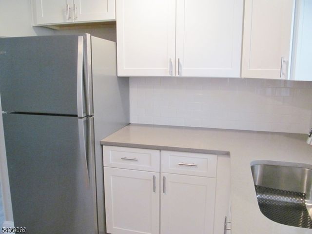 11 Meehan Ave, Raritan Boro, NJ 08869