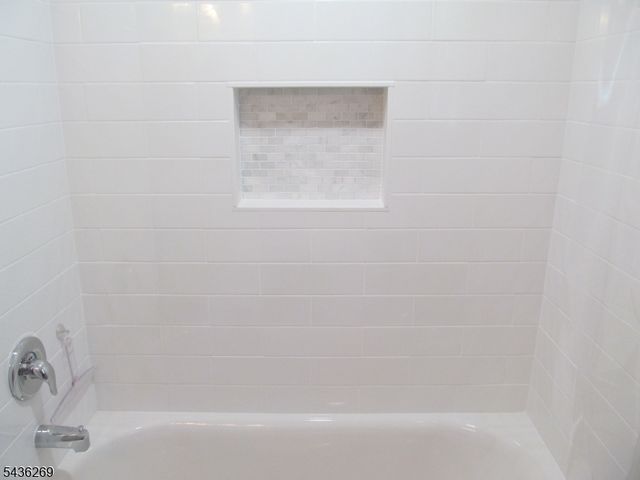11 Meehan Ave, Raritan Boro, NJ 08869