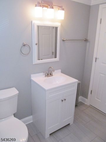 11 Meehan Ave, Raritan Boro, NJ 08869