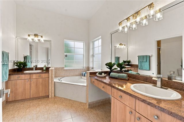12103 NW 47th Mnr, Coral Springs, FL 33076