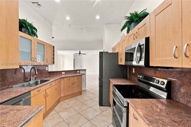 12103 NW 47th Mnr, Coral Springs, FL 33076