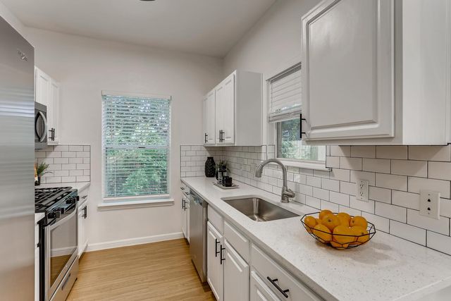 1206 Maple Ave, Austin, TX 78702