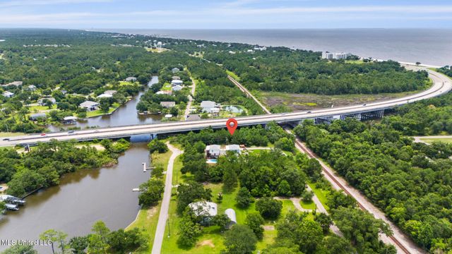 417 4th Avenue, Pass Christian, MS 39571