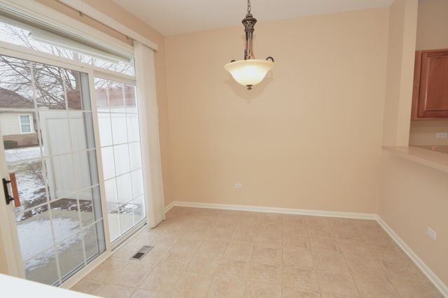 16242 Tomahawk Lake Court, Crest Hill, IL 60403