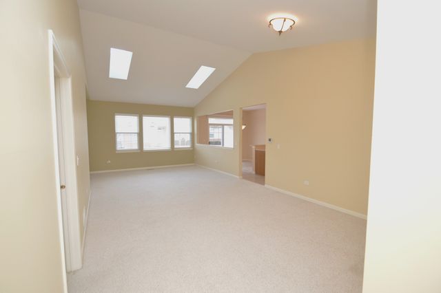 16242 Tomahawk Lake Court, Crest Hill, IL 60403