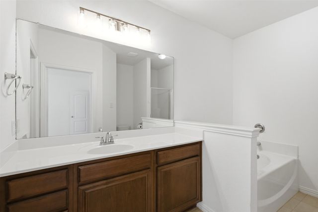 111 Timbershade Drive, Red Oak, TX 75154