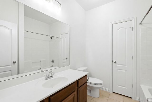 111 Timbershade Drive, Red Oak, TX 75154