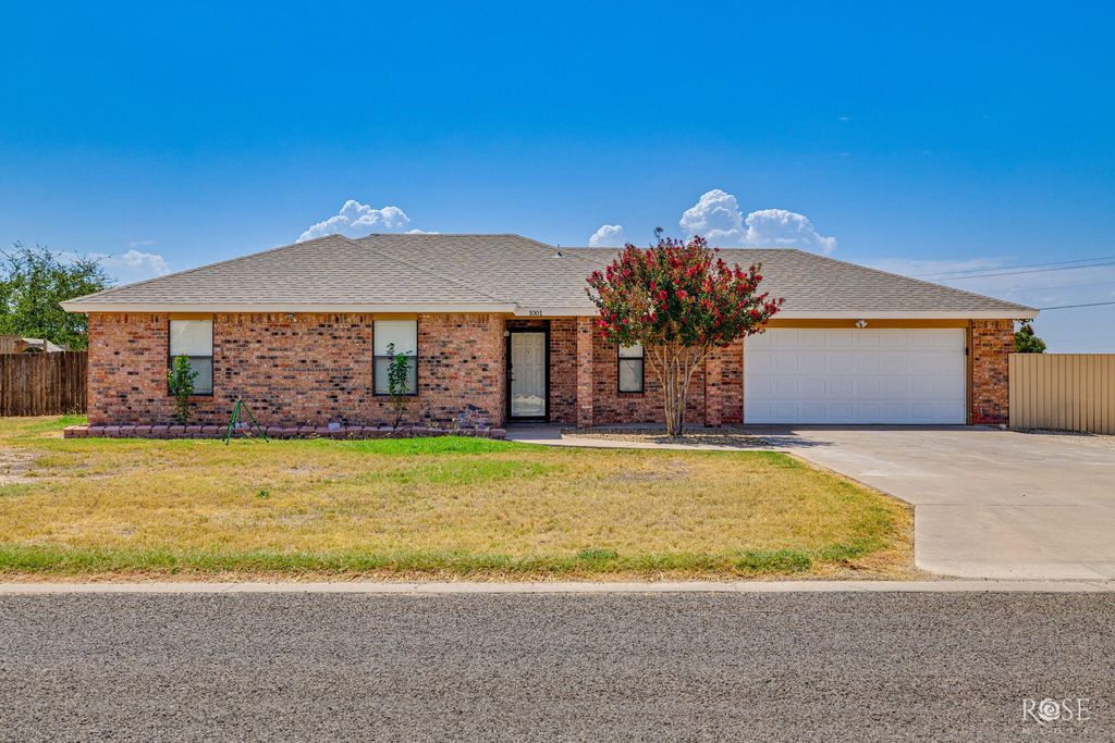 Image 1 of property listing at 1001 Cricket Lane, San Angelo, TX 76905