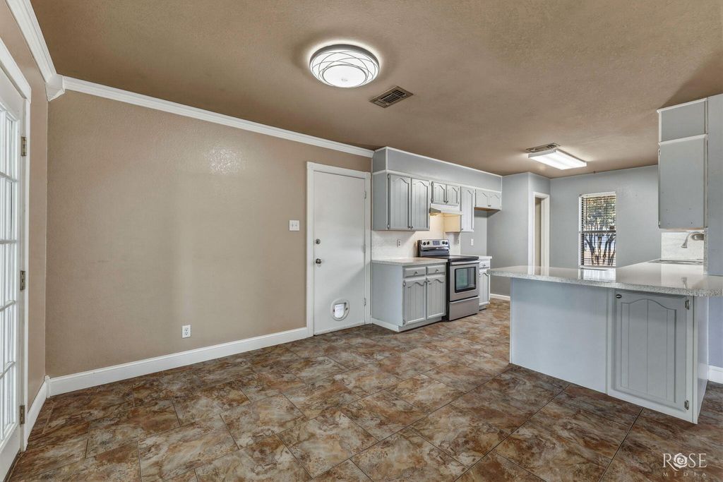 Image 13 of property listing at 1001 Cricket Lane, San Angelo, TX 76905