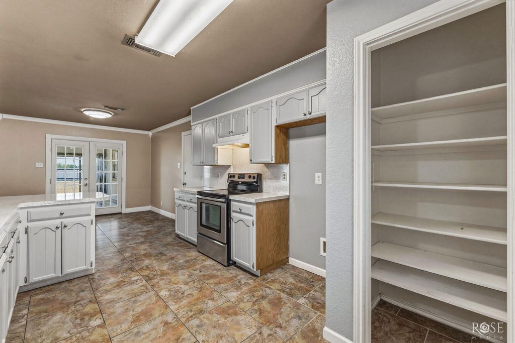 Image 15 of property listing at 1001 Cricket Lane, San Angelo, TX 76905