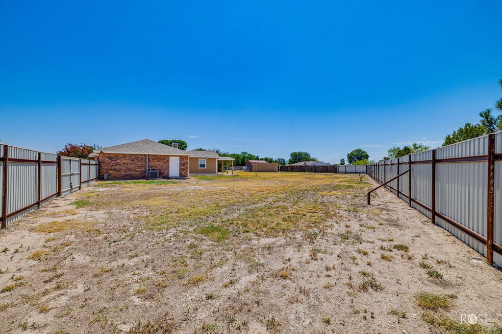 Image 27 of property listing at 1001 Cricket Lane, San Angelo, TX 76905