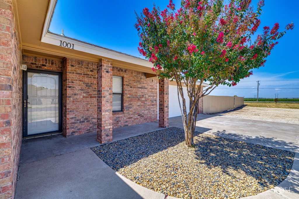 Image 7 of property listing at 1001 Cricket Lane, San Angelo, TX 76905