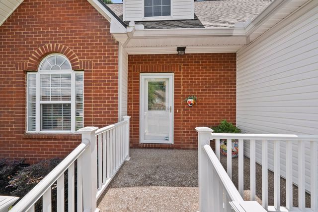 1272 Baker Creek Dr, Spring Hill, TN 37174