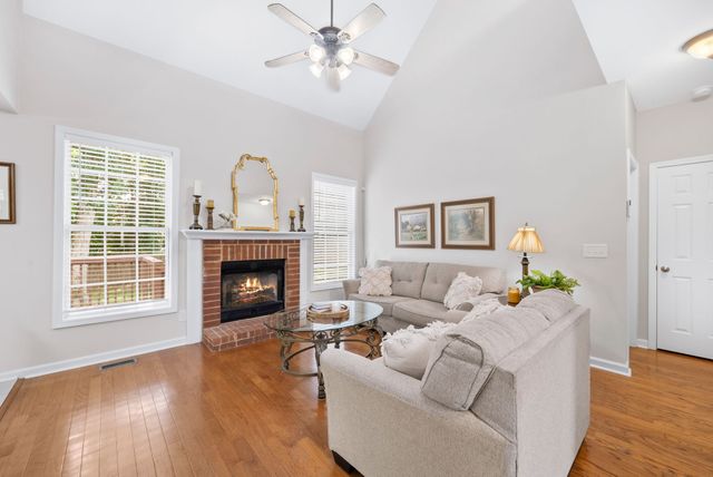 1272 Baker Creek Dr, Spring Hill, TN 37174