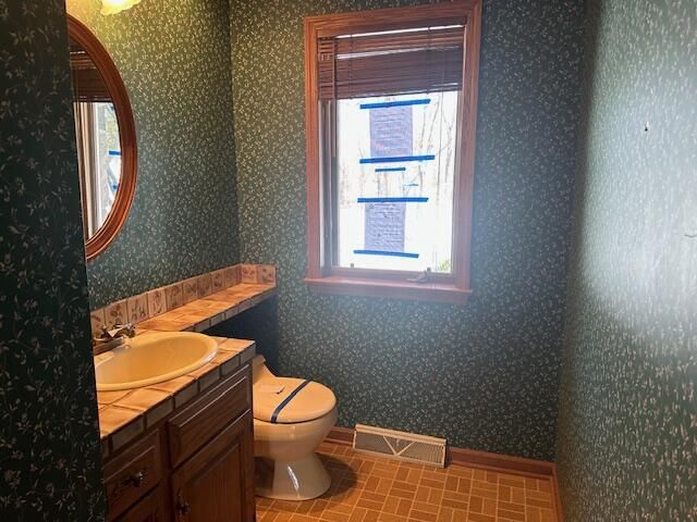 S37W32055 Kamps COURT, Waukesha, WI 53189