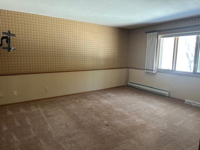 S37W32055 Kamps COURT, Waukesha, WI 53189