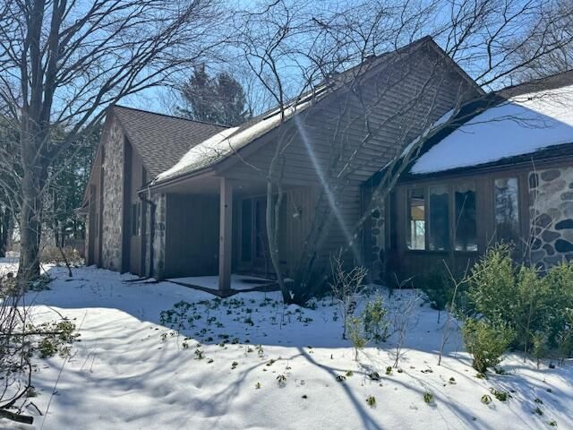 S37W32055 Kamps COURT, Waukesha, WI 53189