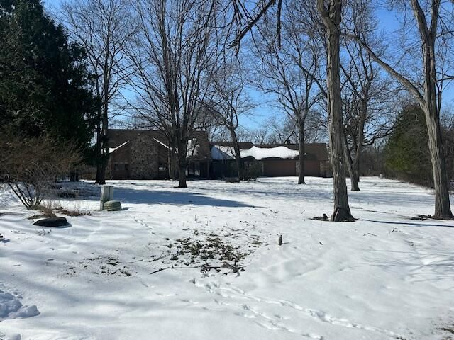 S37W32055 Kamps COURT, Waukesha, WI 53189