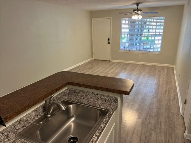 3224 Timmons Lane 125, Houston, TX 77027