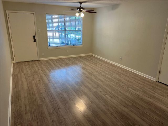 3224 Timmons Lane 125, Houston, TX 77027