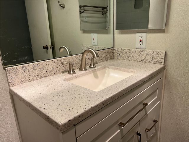 3224 Timmons Lane 125, Houston, TX 77027