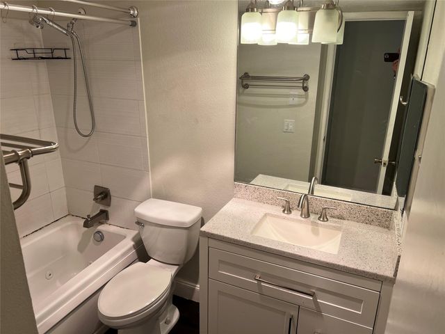 3224 Timmons Lane 125, Houston, TX 77027