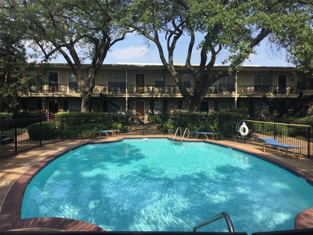 3224 Timmons Lane 125, Houston, TX 77027