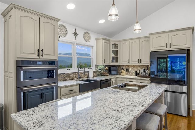 126 Cold Mountain View, Cleveland, SC 29635