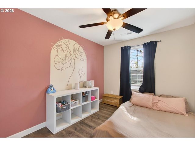 1017 S VIEW Dr, Molalla, OR 97038